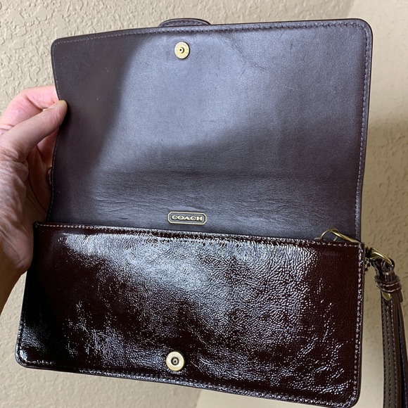 Coach Bleecker patent leather Chocolate Brown wristlet/clutch - Picture 7 of 10